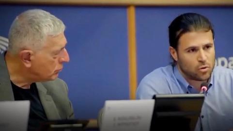 Νέα δυσφήμηση για την Ελλάδα από τον Ιάσονα Αποστολόπουλο: «Οι αρχές πετάνε μετανάστες στη θάλασσα»